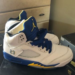 Air Jordan 5 retro size 11 great shape